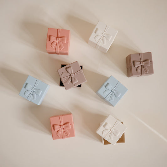 Mushie Mix & match toy set- present