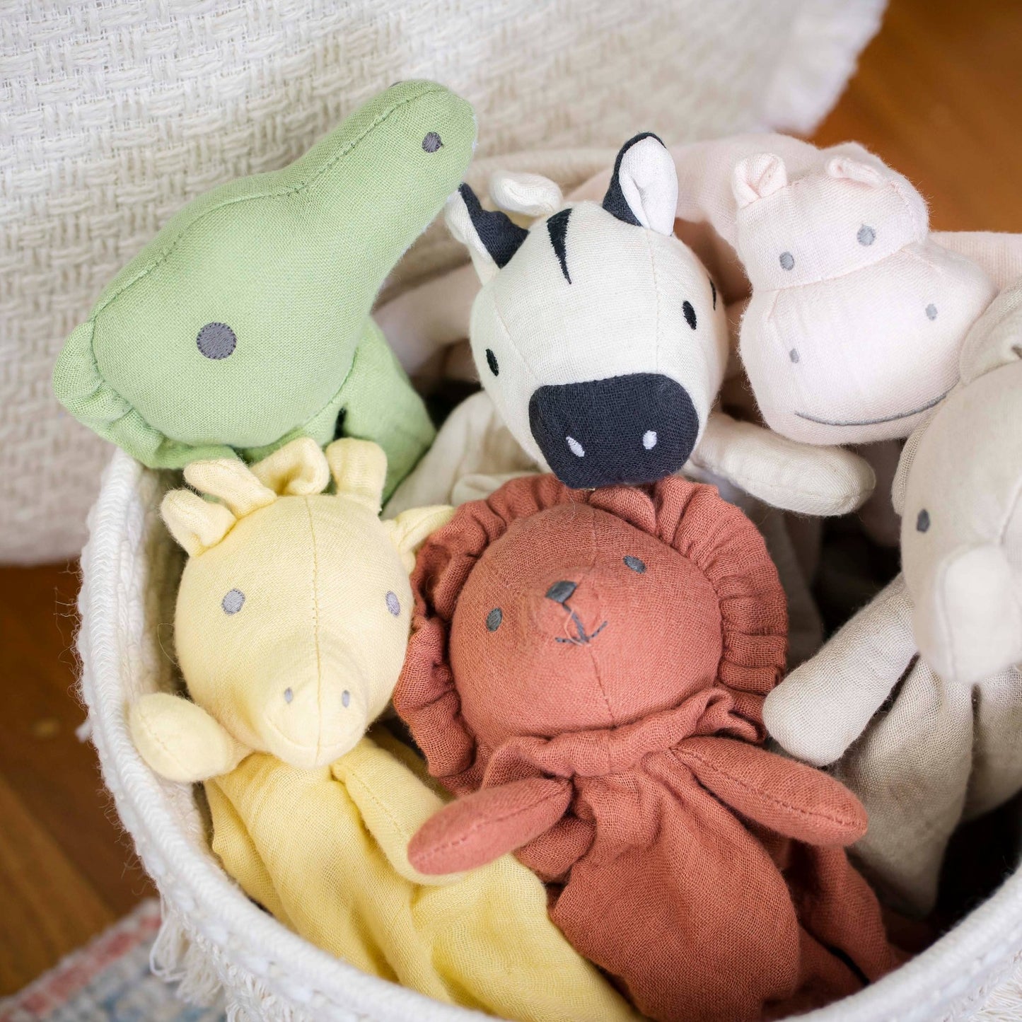 Tikiri Toys Organic Lovey with teether- giraffe