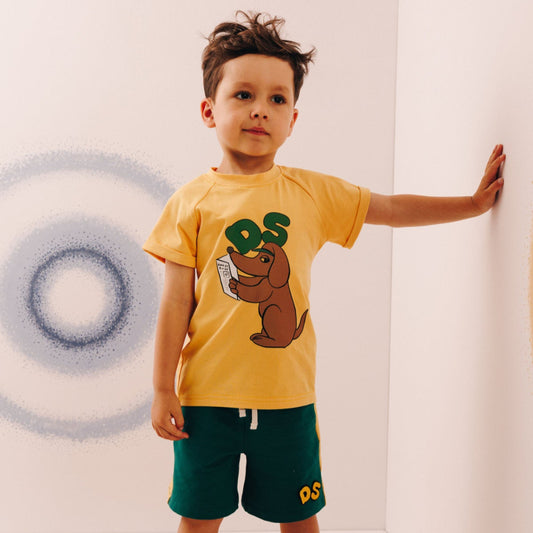 Boy wearing Dear Sophie Short sleeve t-shirt- dog reader