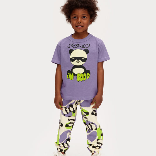 Boy wearing Mainio organic Short sleeve t shirt- spy panda