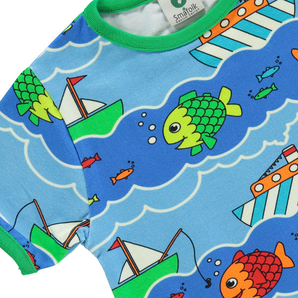 Smafolk organic Short sleeve t-shirt- boat & fish, blue grotto, closeup