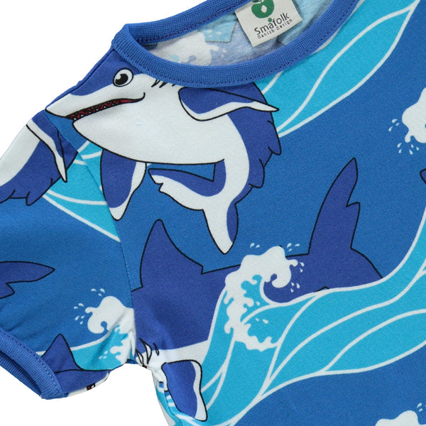 Smafolk organic Short sleeve t-shirt- sharks, brilliant blue, closeup