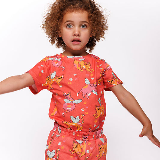 Girl wearing Smafolk organic Short sleeve t-shirt- cats, pink punch