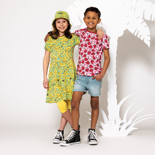 Boy wearing Villervalla organic Short sleeve top- strawberries