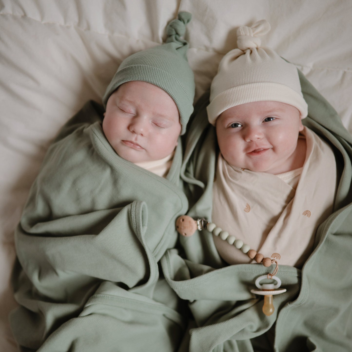 Mushie Organic Ribbed Knotted Baby Gown + Beanie Set