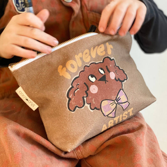 Child with StudioLoco organic Pouch- dog