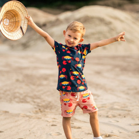 Boy wearing Mullido t-shirt