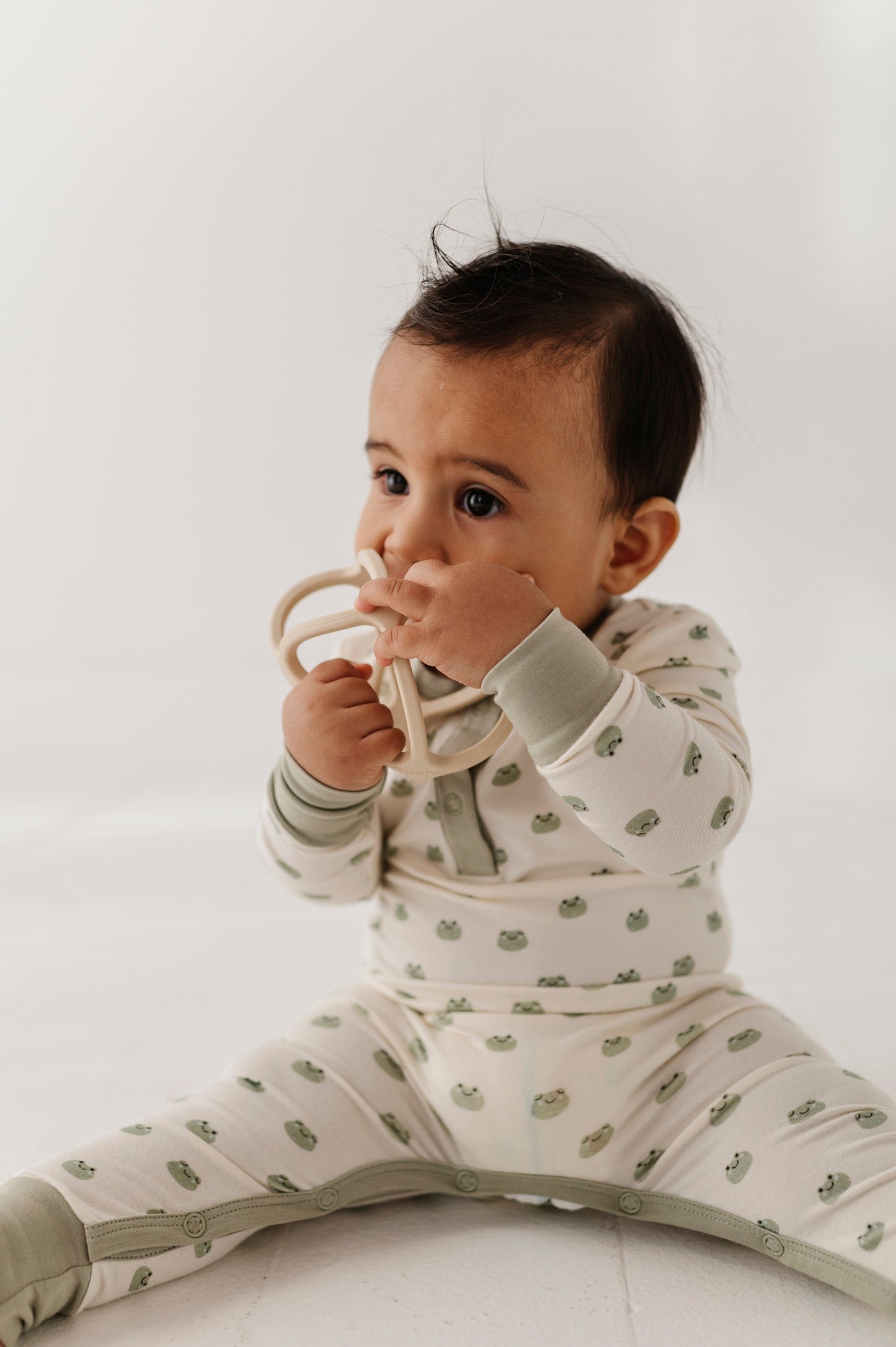Bamboo Snap Romper - Miniature Frogs