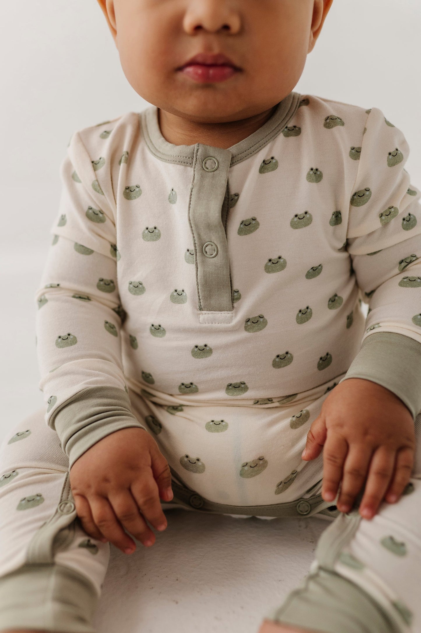 Bamboo Snap Romper - Miniature Frogs