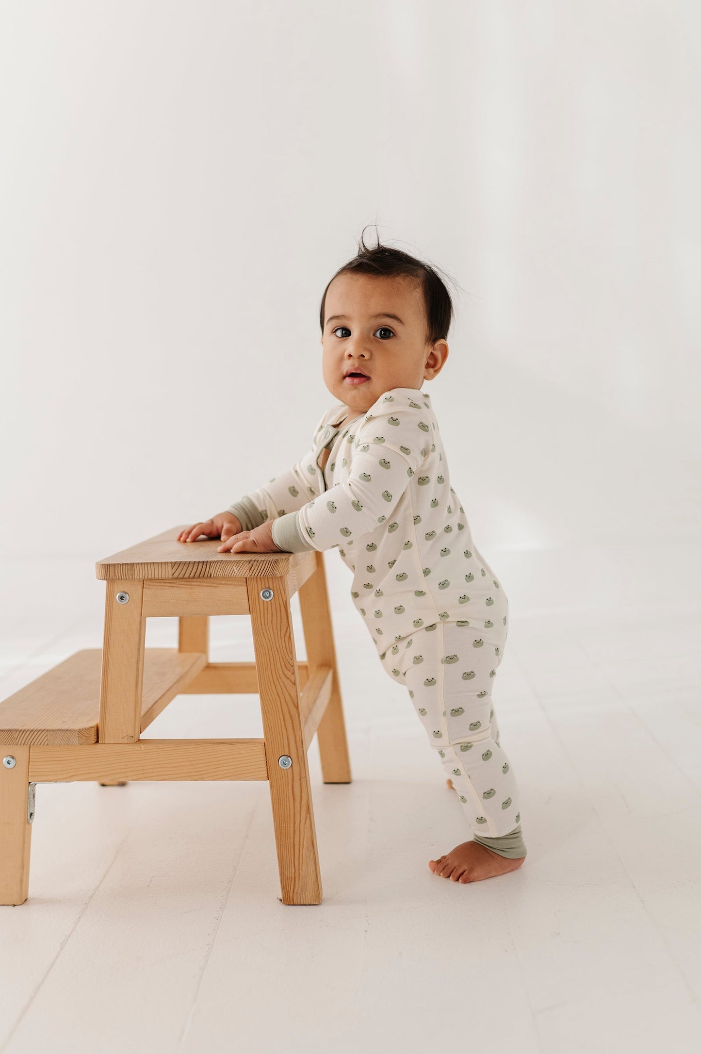 Bamboo Snap Romper - Miniature Frogs
