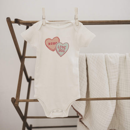 Finn + Emma Organic Short Sleeve Baby Bodysuit- Candy Hearts