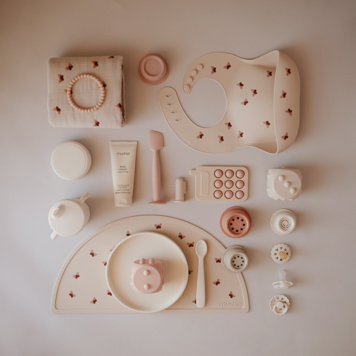 Muslin swaddle blanket, various colors*