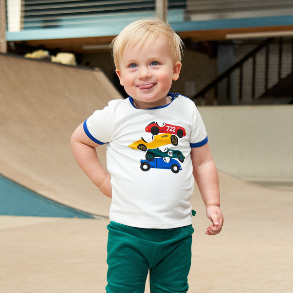 Boy wearing Fred's World organic Short sleeve top- car print