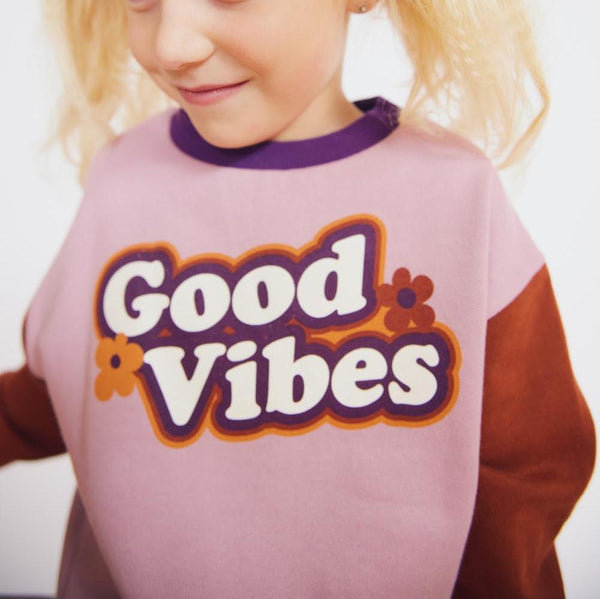 Fred's World organic Sweatshirt- good vibes colorblock, closeup