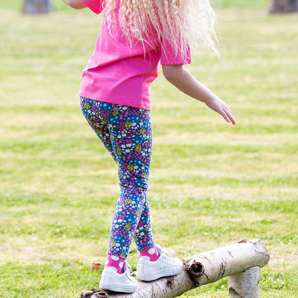 Girl wearing Kite organic Flower patch leggings