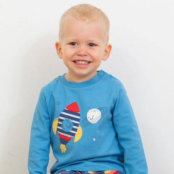 Boy wearing Kite organic Space pals t-shirt