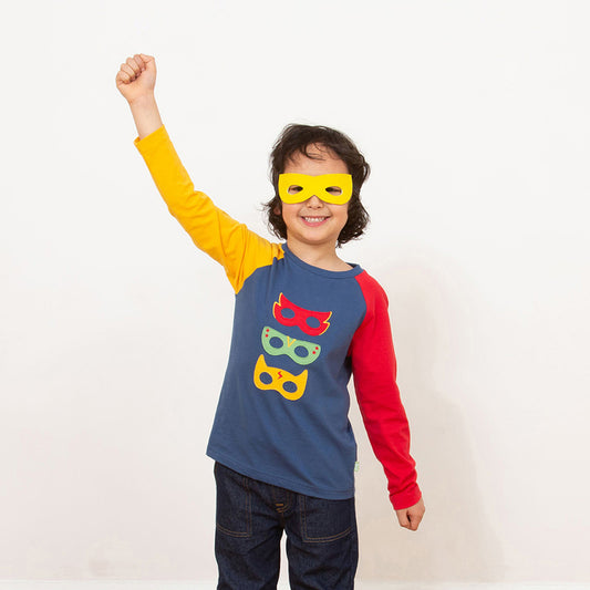 Boy wearing Kite organic Superhero t-shirt