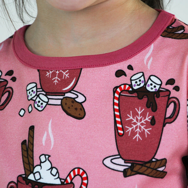 Smafolk organic Long sleeved t-shirt- hot chocolate, rose, closeup