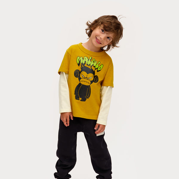 Boy wearing Mainio organic Double sleeve t shirt- grumpy Chimba