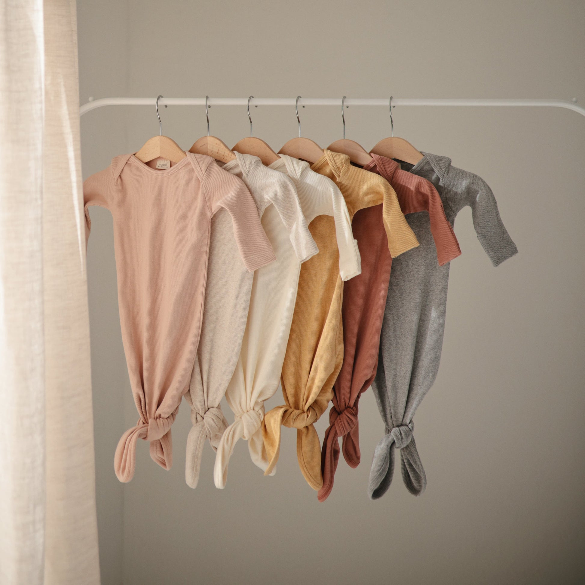 Mushie Organic Ribbed Knotted Baby Gown + Beanie Set