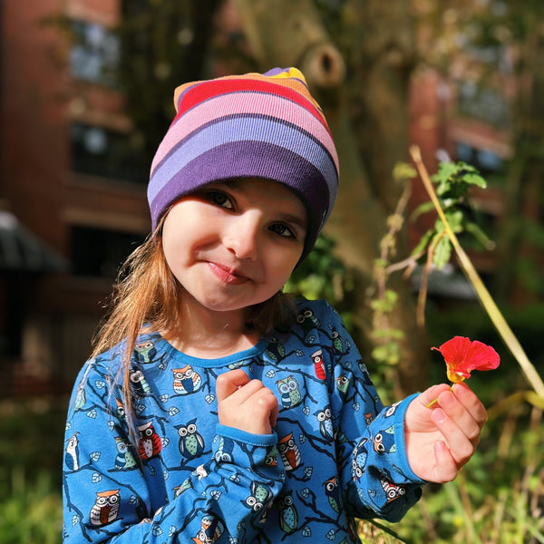 Girl wearing Villervalla Knitted hat- Verbier stripe