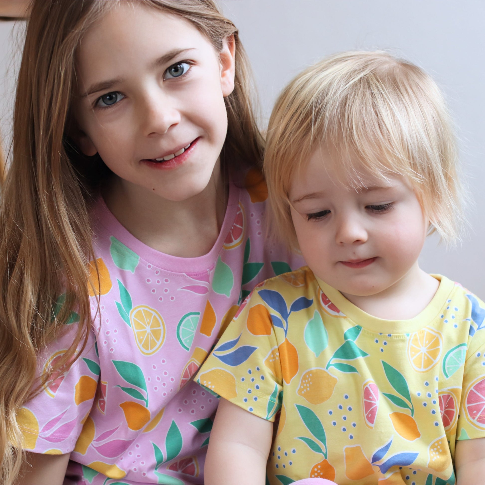 Organic Cotton Kids Short Sleeve Tee – Lemon Print Banana Yellow