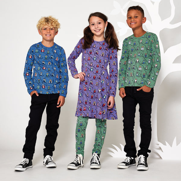 Boy wearing Villervalla organic Long sleeve top- owls, nautic