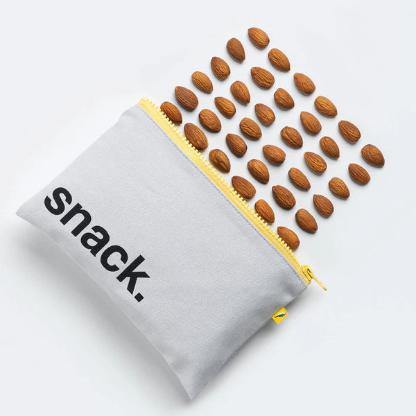 Fluf organic Zip snack sack - 'snack' black