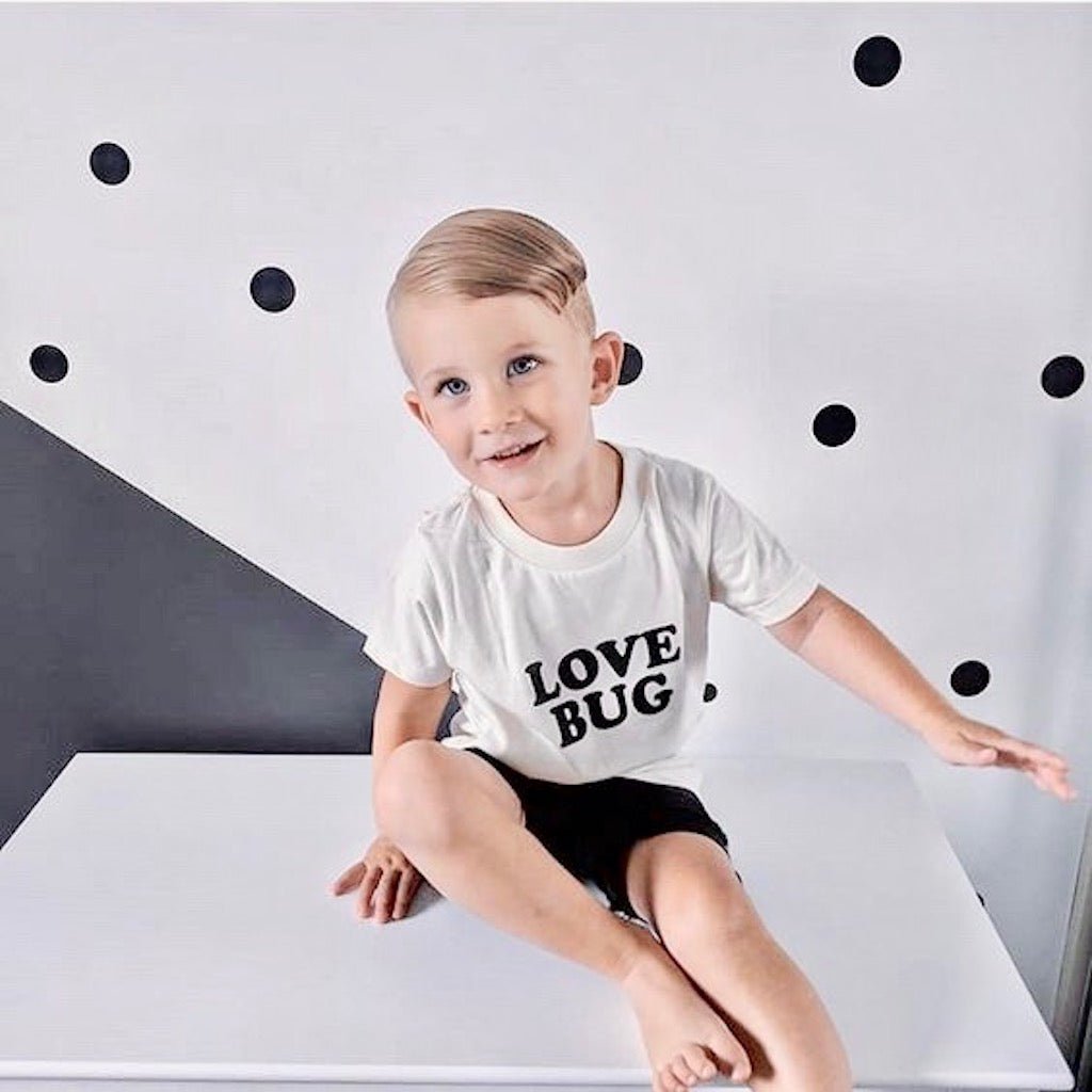 Tenth & Pine organic Short-sleeved t-shirt- love bug*